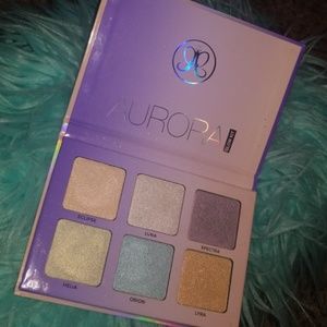 Anastasia Beverly Hills Aurora highlighter palette